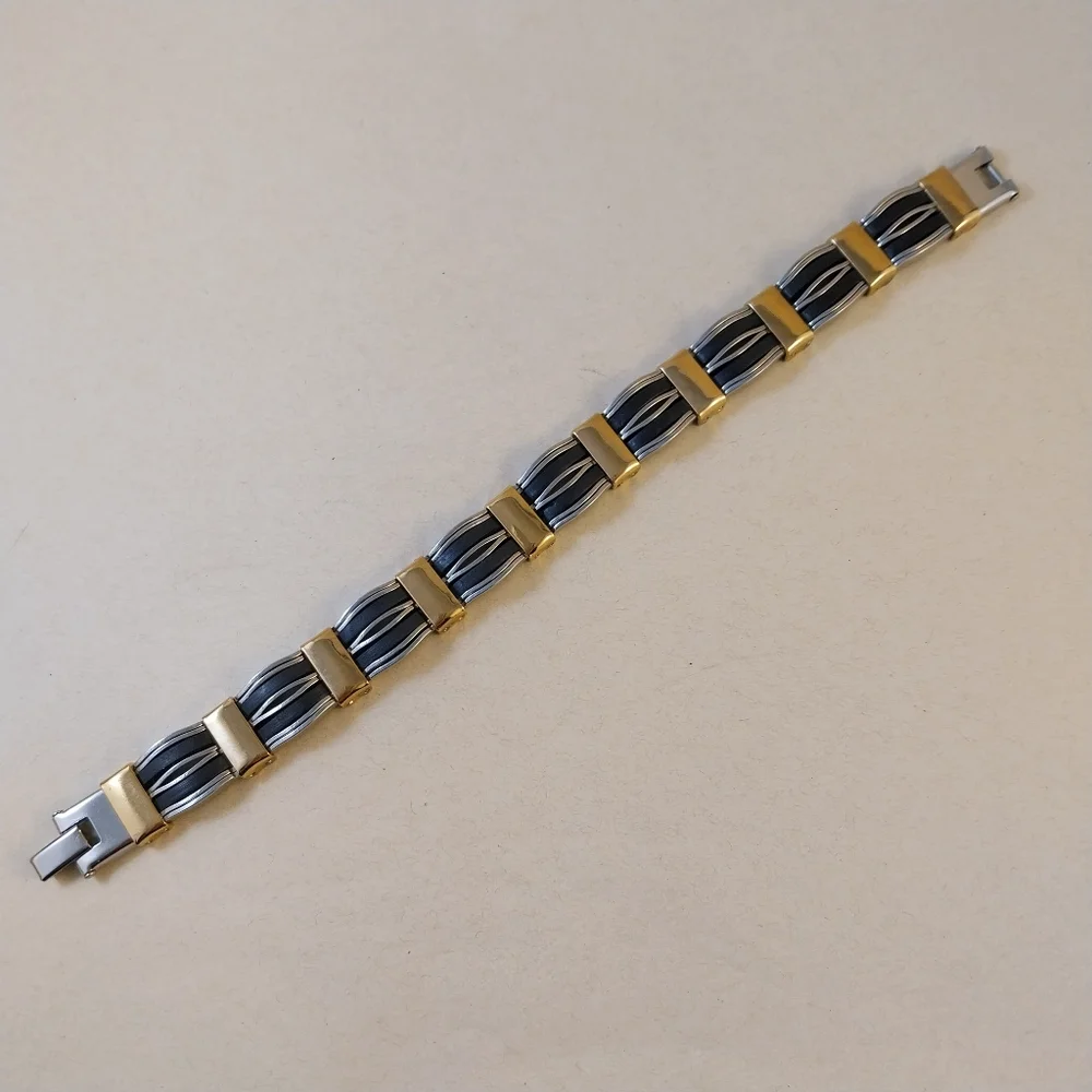 Elegant Two-Tone Men's Bracelet - Picture 10 of 10